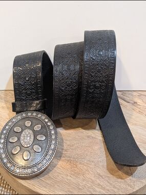 Cache Rhinestone Buckle Black Embossed Leather Belt, Size Med